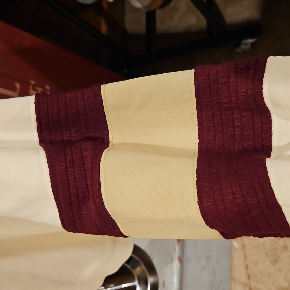186 Oli & Hali Cream and Burgundy Crewneck Top - Picture 4 of 5